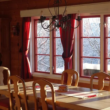 Semesterbostad Familievennlig Rett Ved Sentrum Beitostolen